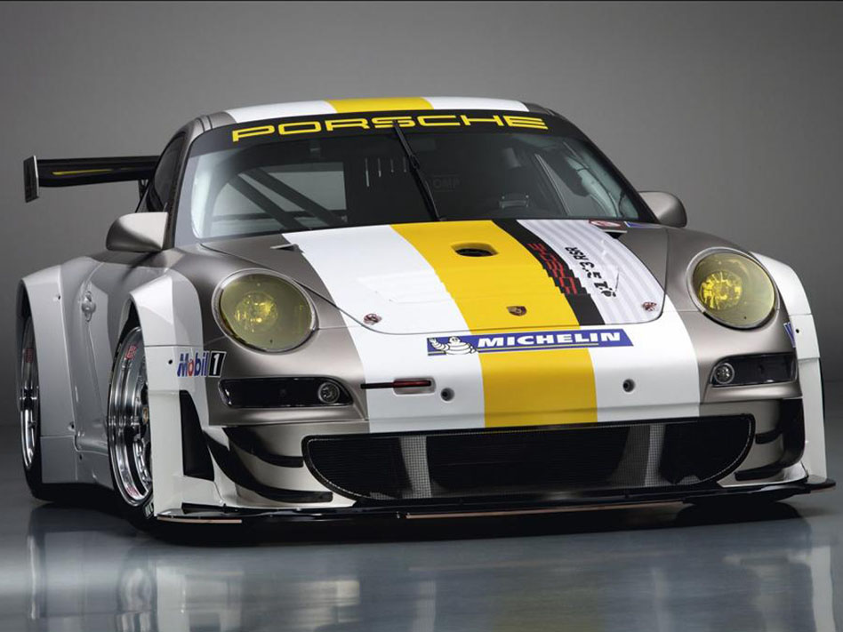 Porsche 911 GT3 RSR вид спереди